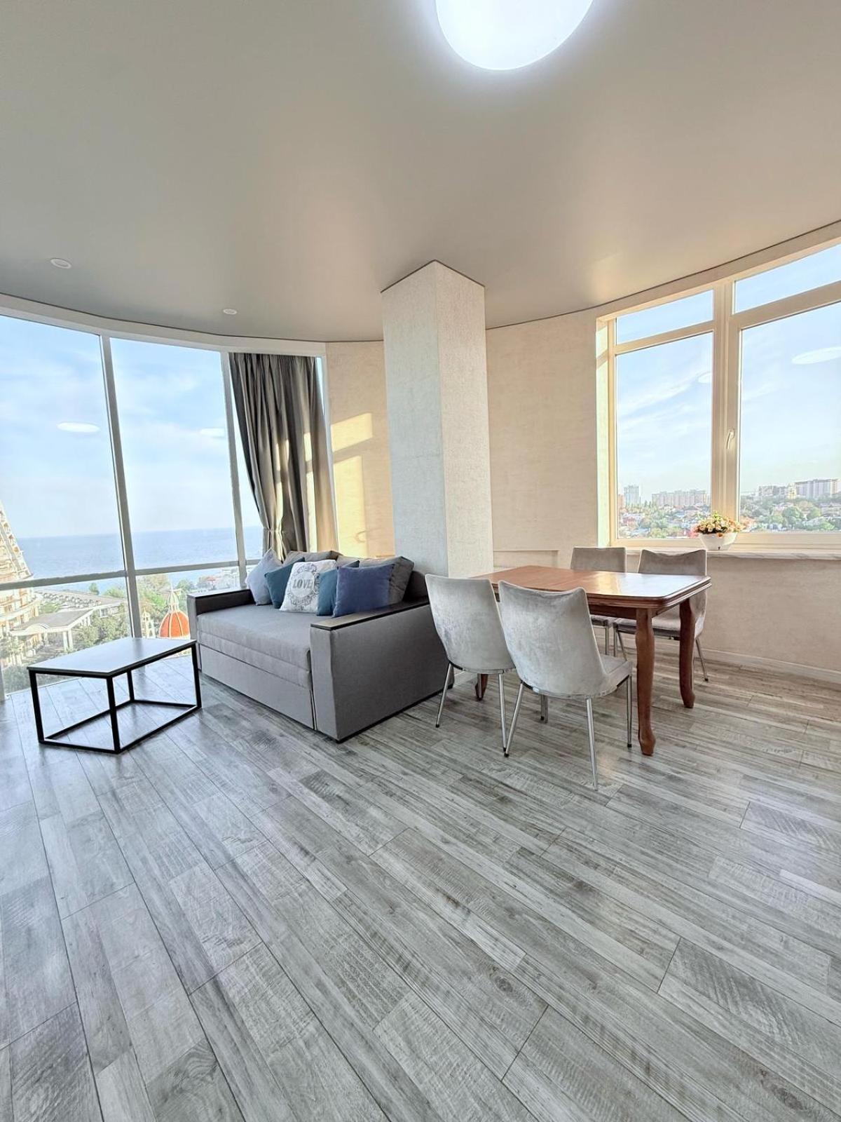 Gagarin Plaza Apartments โอเดสซา ภายนอก รูปภาพ